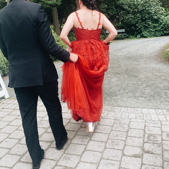 Prom dress - Picture 1 of 2